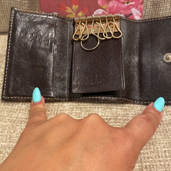 Authentic Gucci Card and key holder - Picture 6 of 14